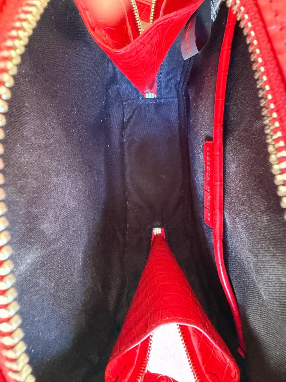 Rebecca Minkoff Red croc embossed leather Kate circle bag. Great condition. - Picture 5 of 10